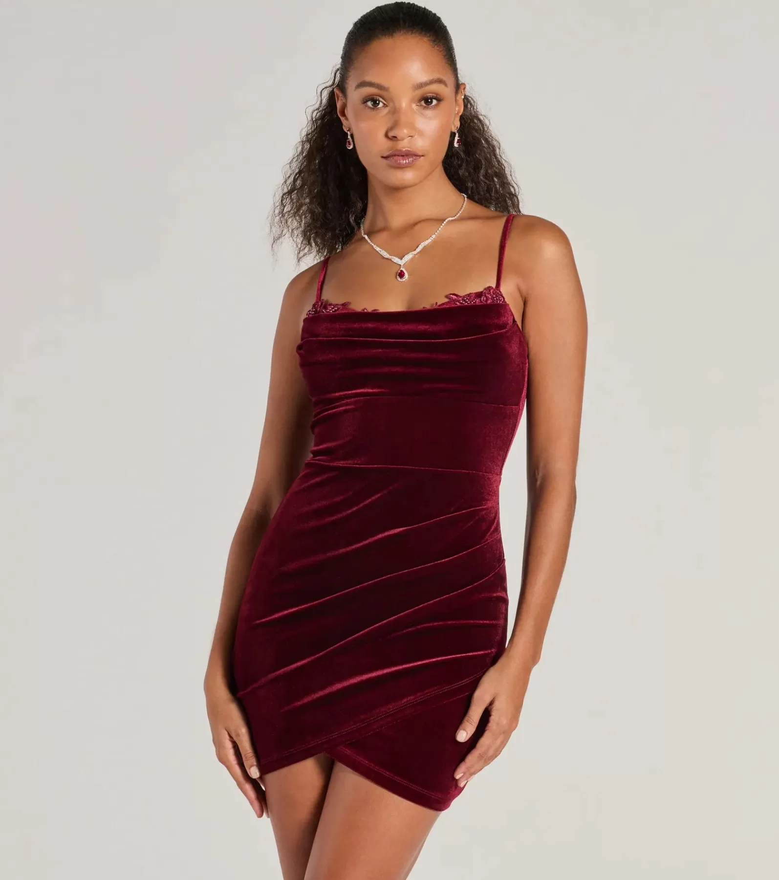 Windsor Mini Holiday Dresses | Velvet Holiday Dresses*Alyssa Beaded Applique Bodycon Velvet Mini Dress