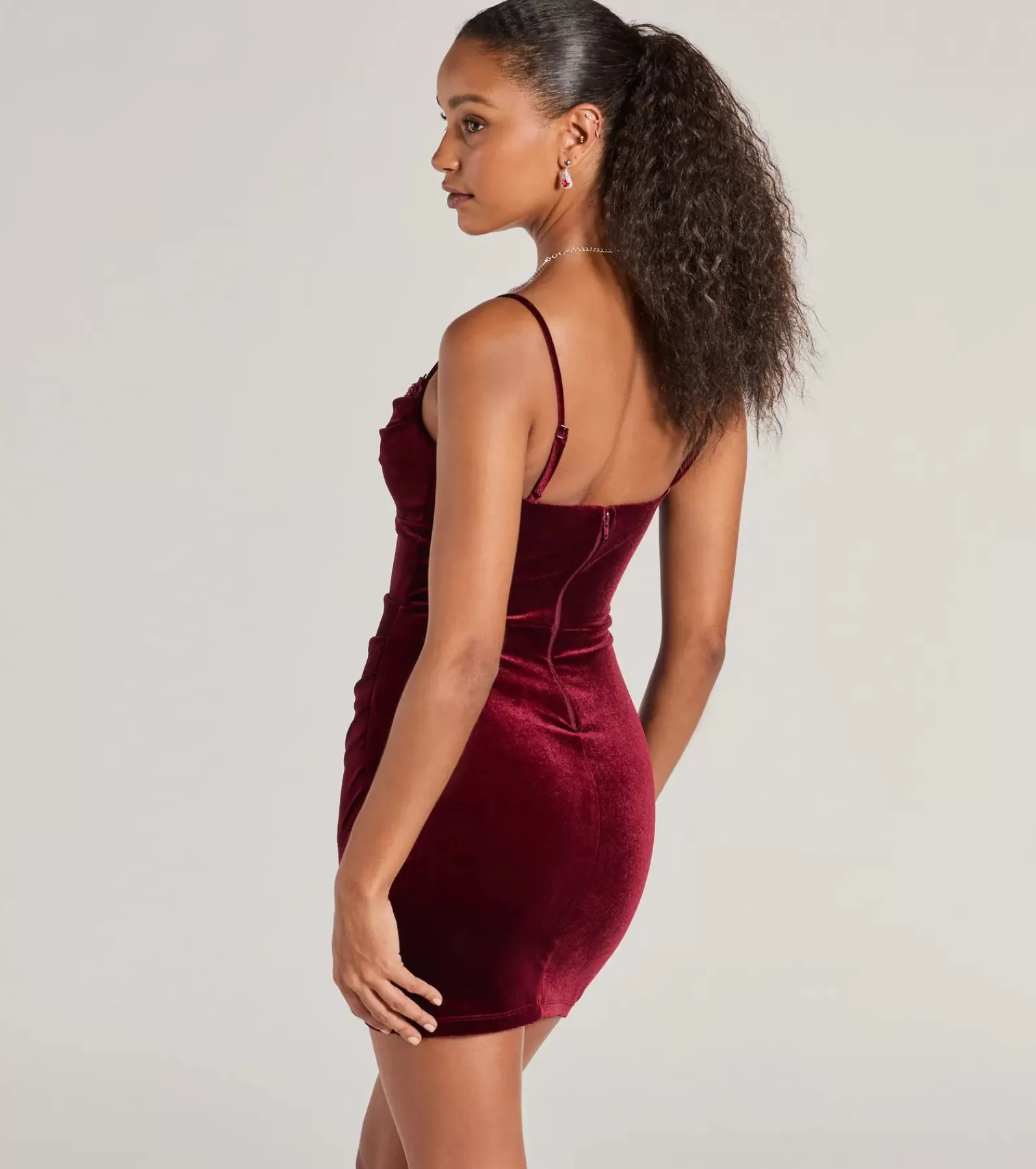 Windsor Mini Holiday Dresses | Velvet Holiday Dresses*Alyssa Beaded Applique Bodycon Velvet Mini Dress