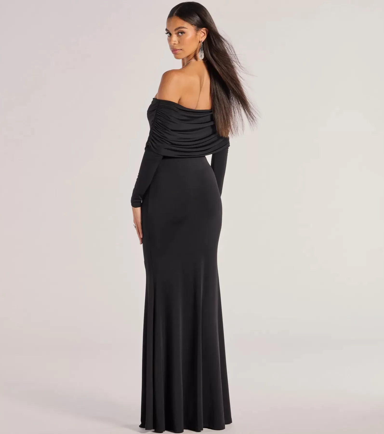 Windsor Wedding Outfits | Black Bridesmaid Dresses*Carmen Off-The-Shoulder Long Sleeve Mermaid Dress