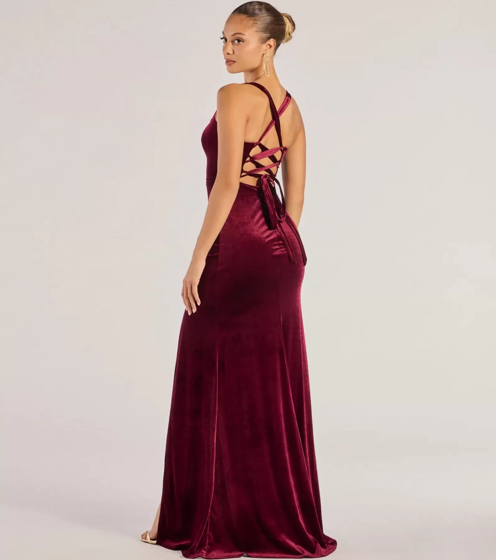 Windsor Wedding Outfits | Red Bridesmaid Dresses*Christina Lace-Up Back Velvet Dress
