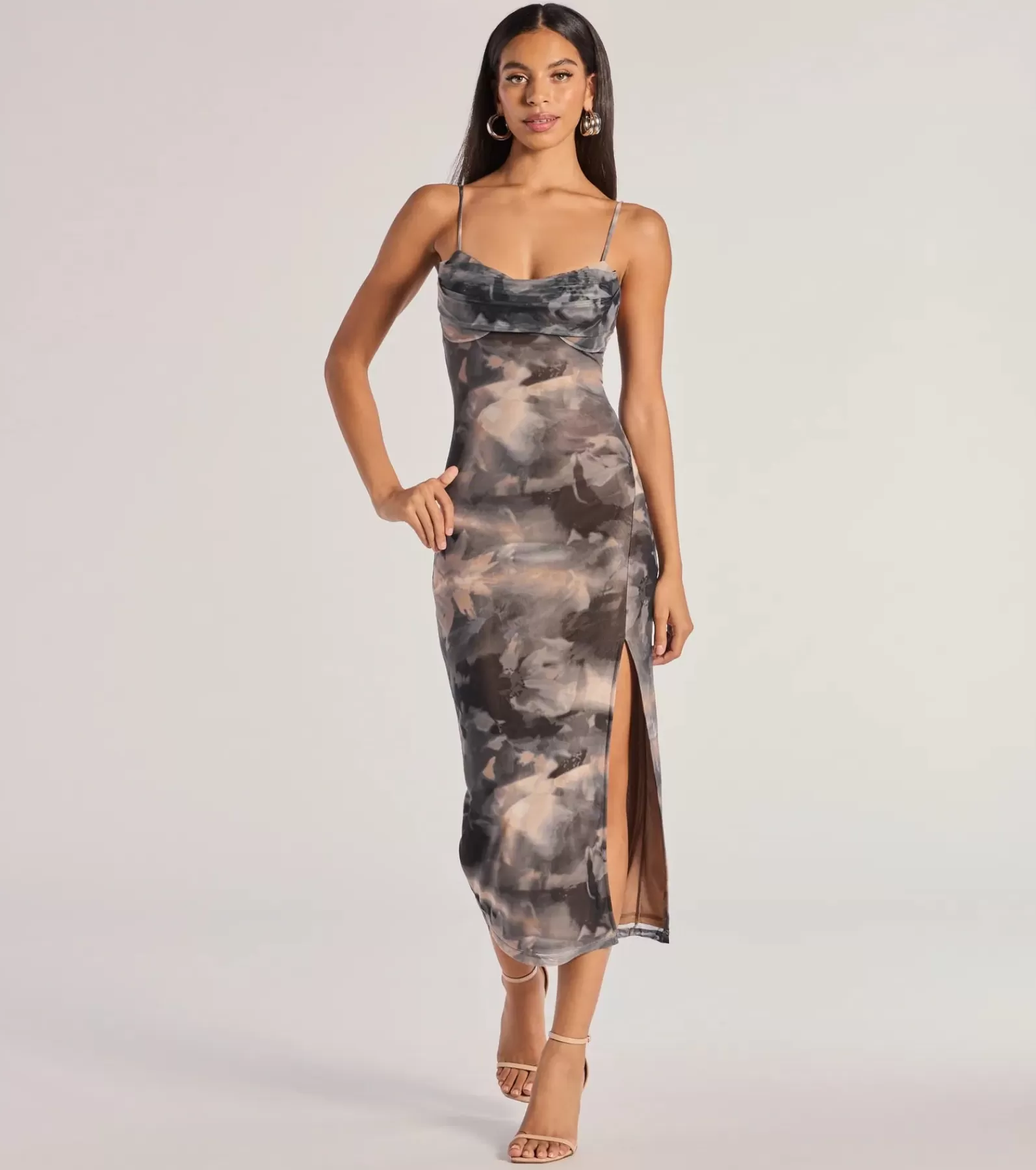 Windsor Wedding Outfits | Country Wedding Guest Dresses*Dare To Allure Abstract Print High Slit Midi Dress