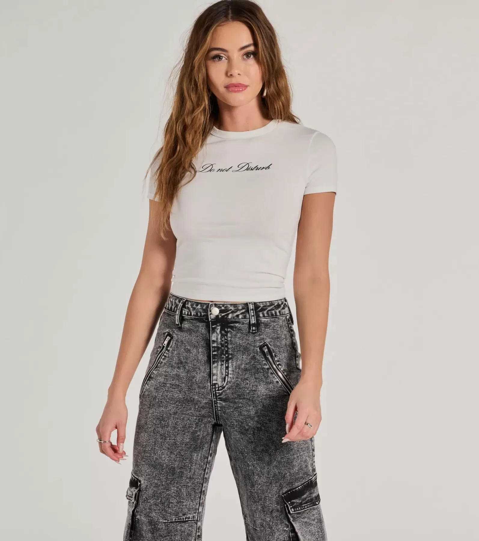 Windsor Graphic Tees | Short Sleeve Tops*Do Not Disturb Cropped Graphic Tee