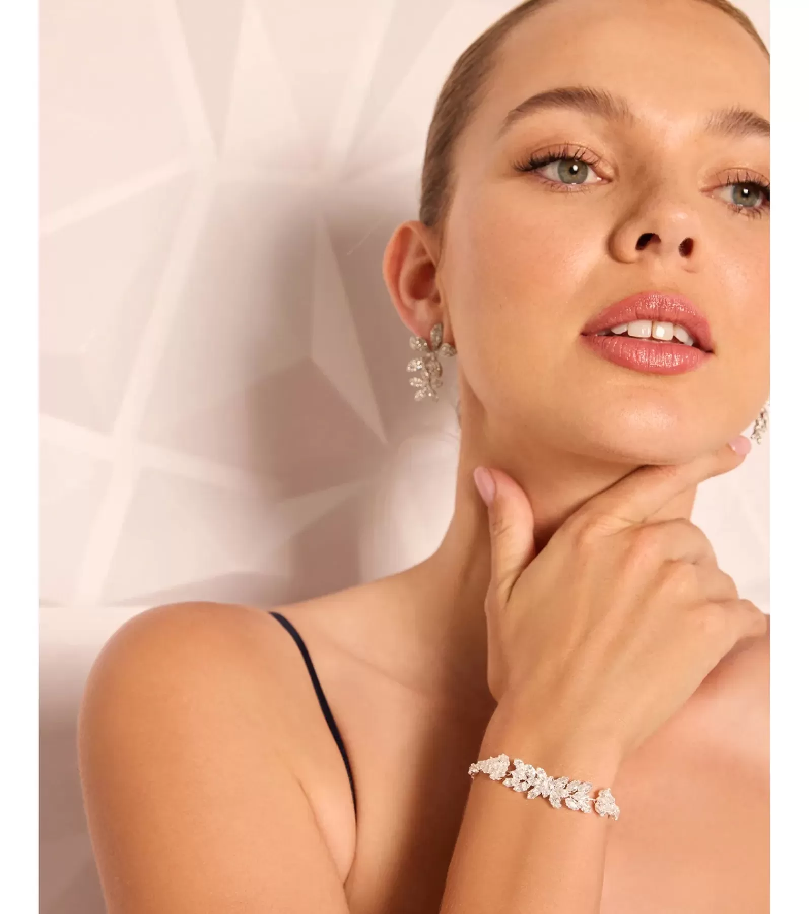 Windsor Bracelets | All Accessories*Elevated Shine Cubic Zirconia Leaf Bracelet