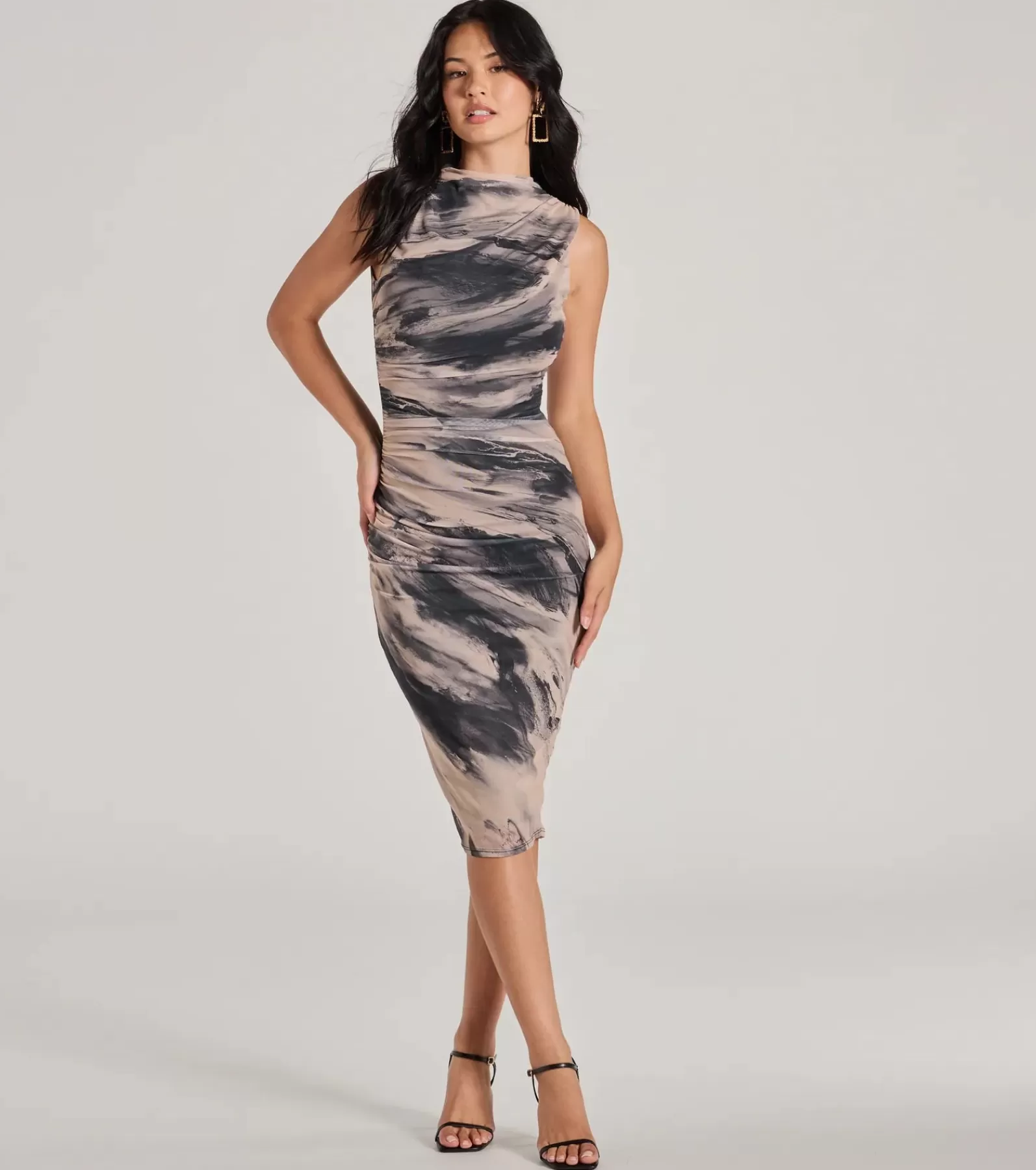 Windsor Wedding Outfits | Bridal Shower*Endlessly Effortless Crew Neck Abstract Midi Dress