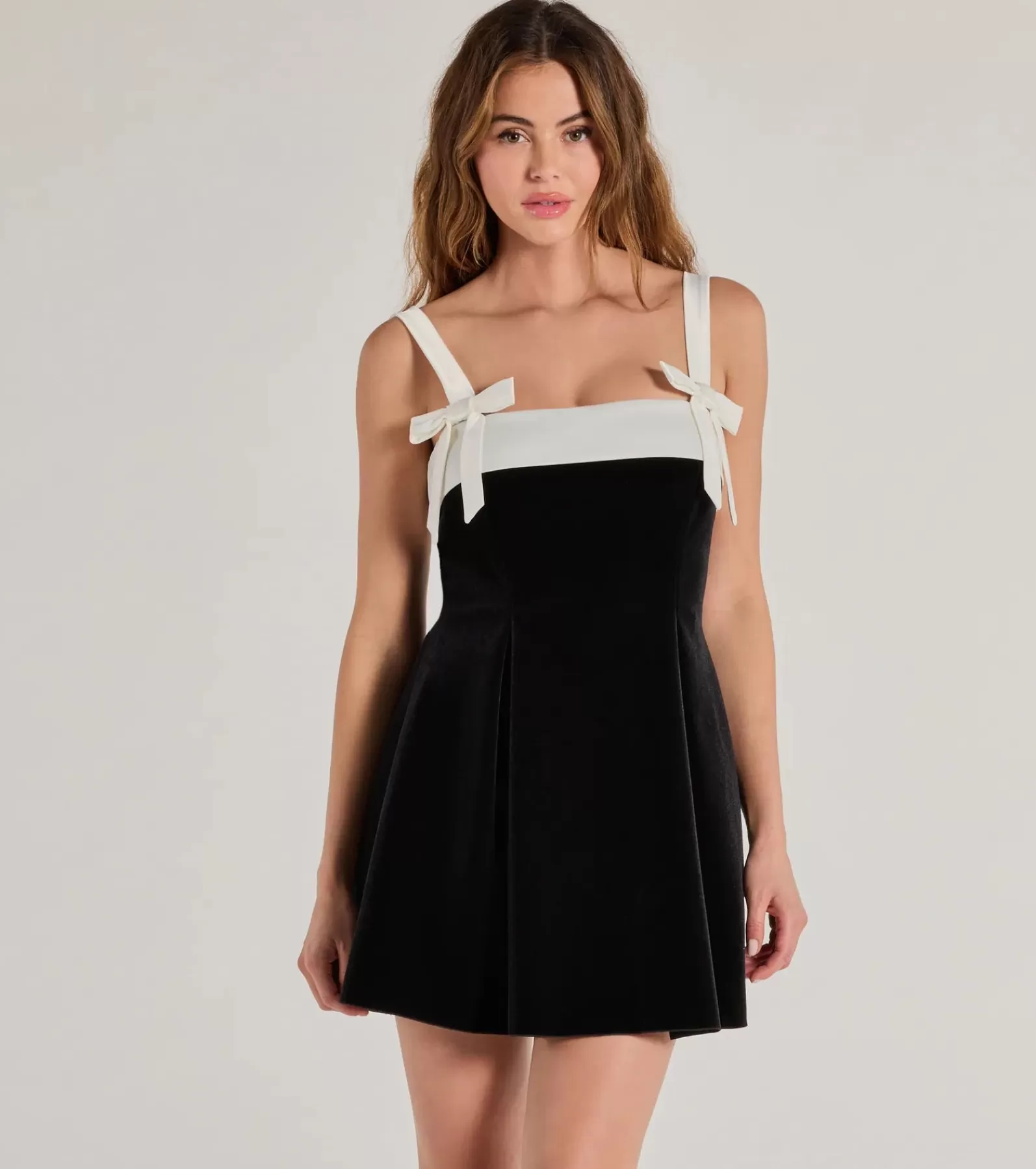 Windsor Velvet Holiday Dresses | Holiday Party Outfits*Marilyn Bow Strap Velvet Skater Dress
