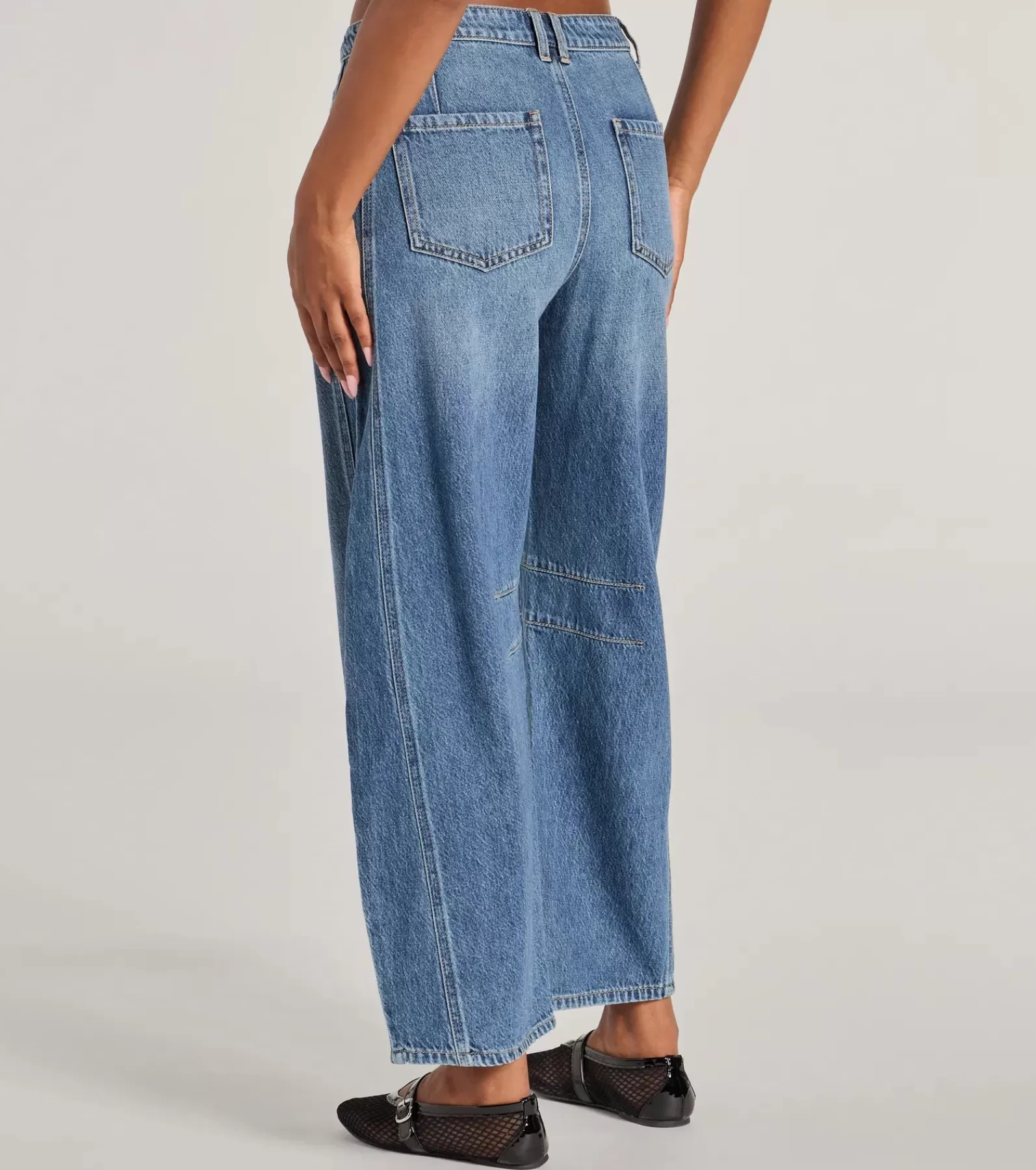 Windsor Pants | Jeans*The Classic Mid-Rise Barrel Leg Denim Jeans